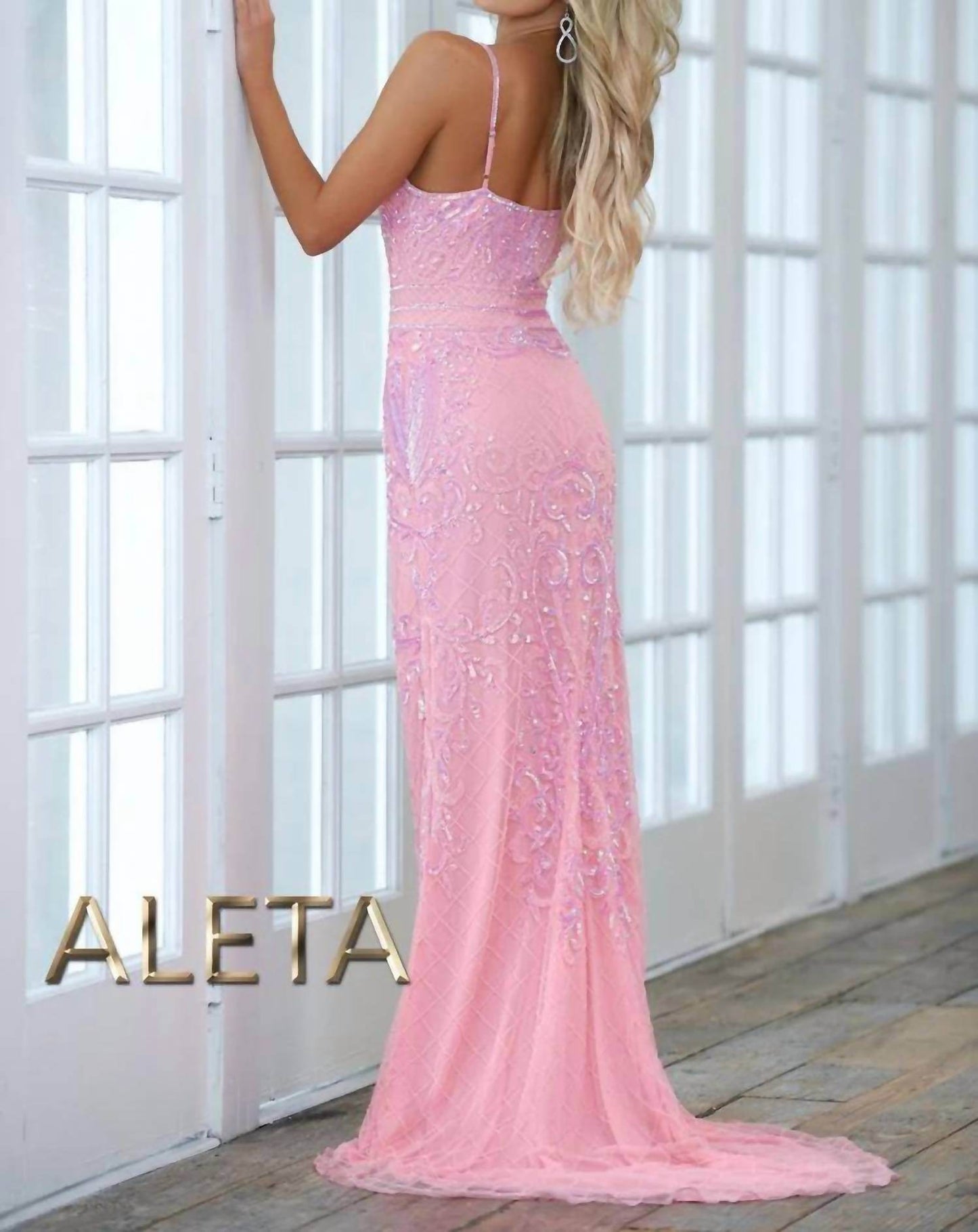 Graceful Straight Neckline Beadwork Pattern Prom Dress