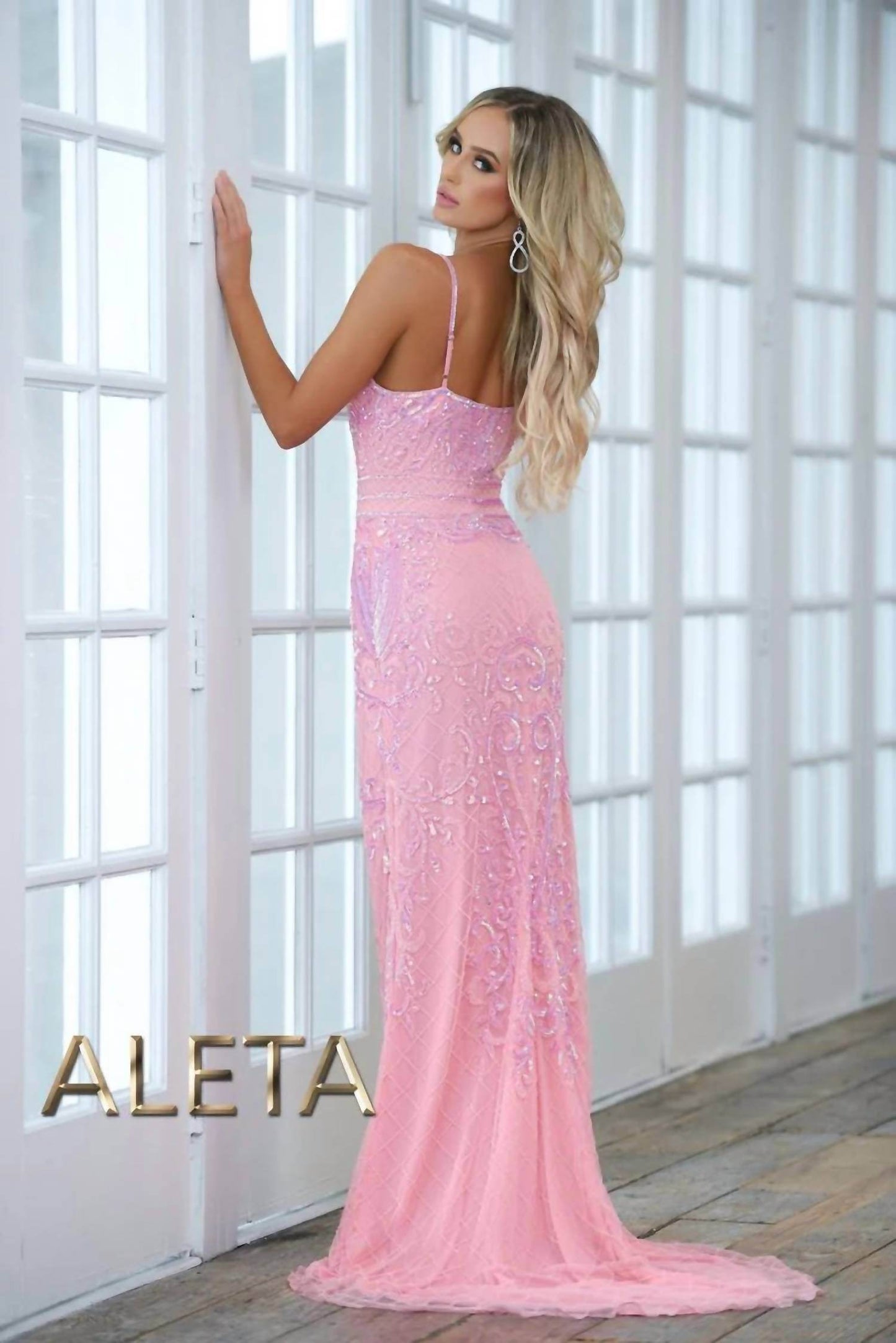 Graceful Straight Neckline Beadwork Pattern Prom Dress
